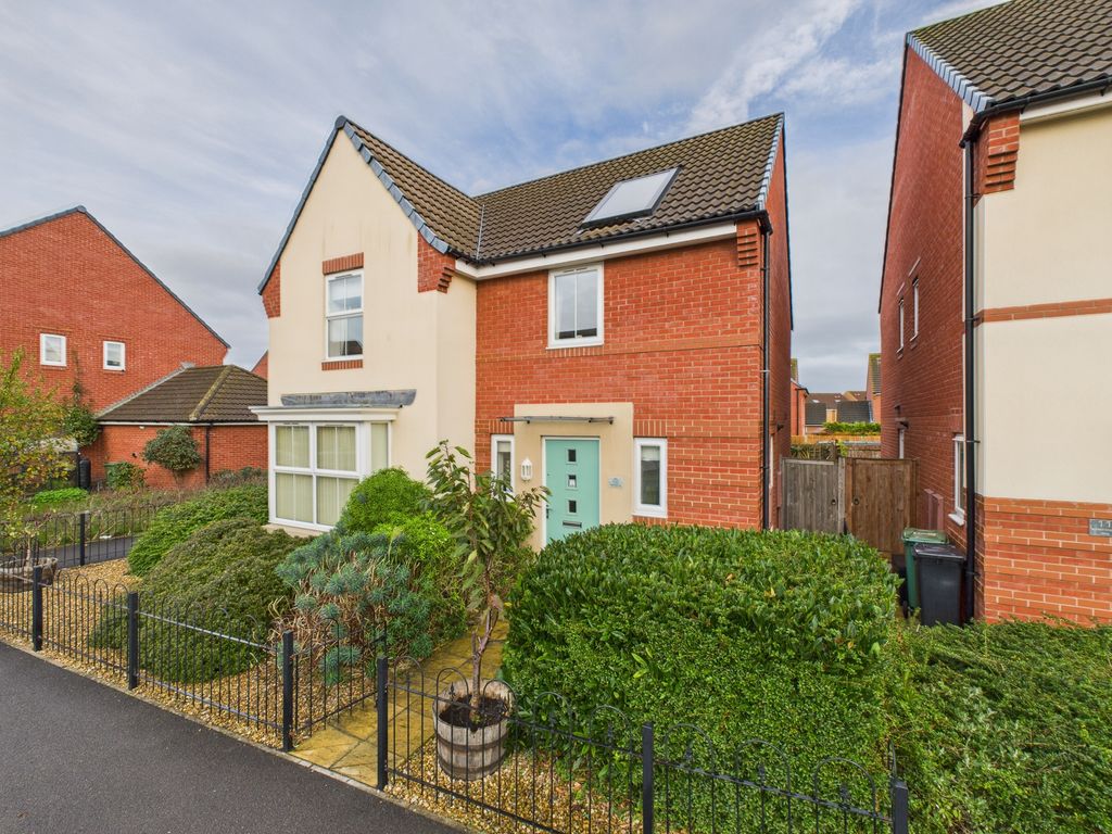 Property photo 1 of 25 Front