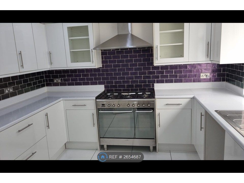 Property photo 2 of 13 Kitchen