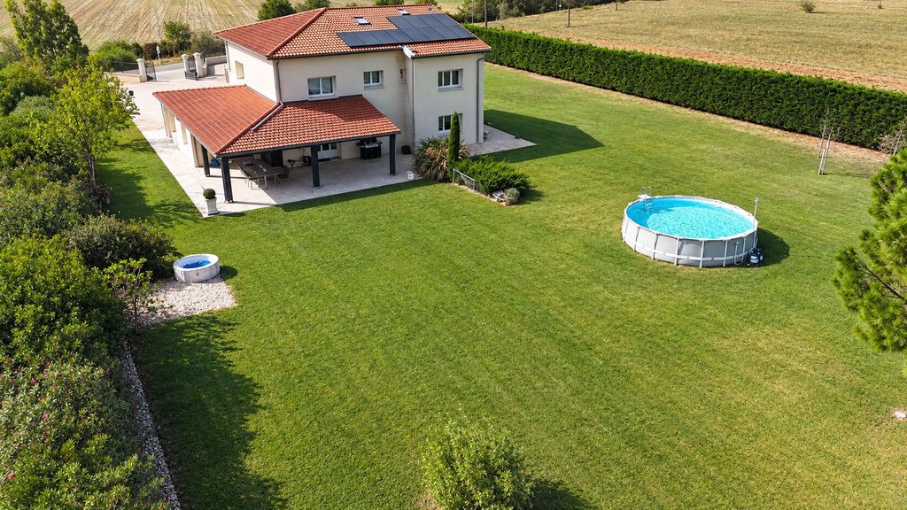 Property photo 2 of 18