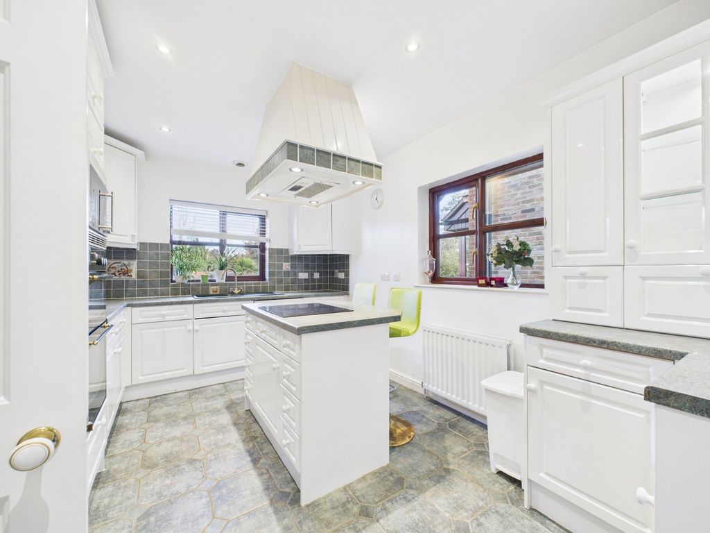 Property photo 3 of 76 Picture No. 02