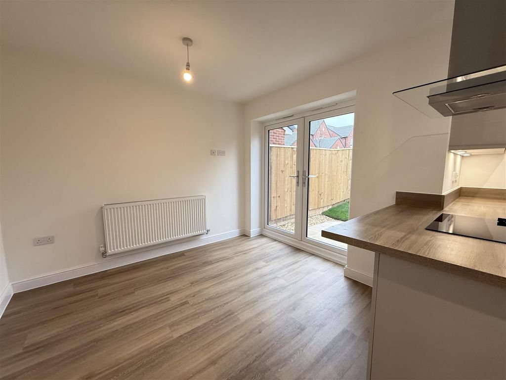 Property photo 3 of 19 Dining