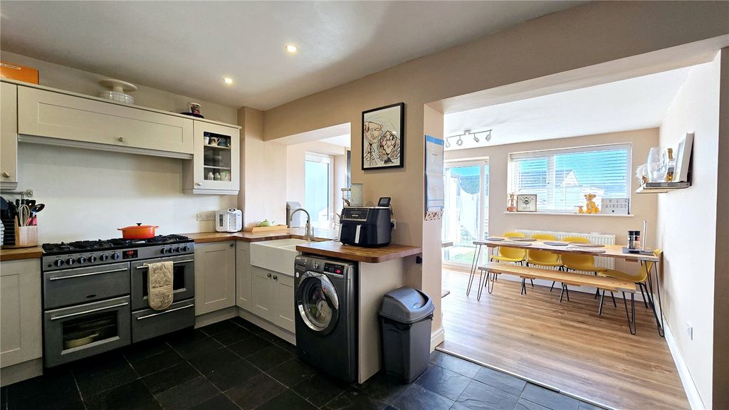 Property photo 2 of 17 Picture No. 36