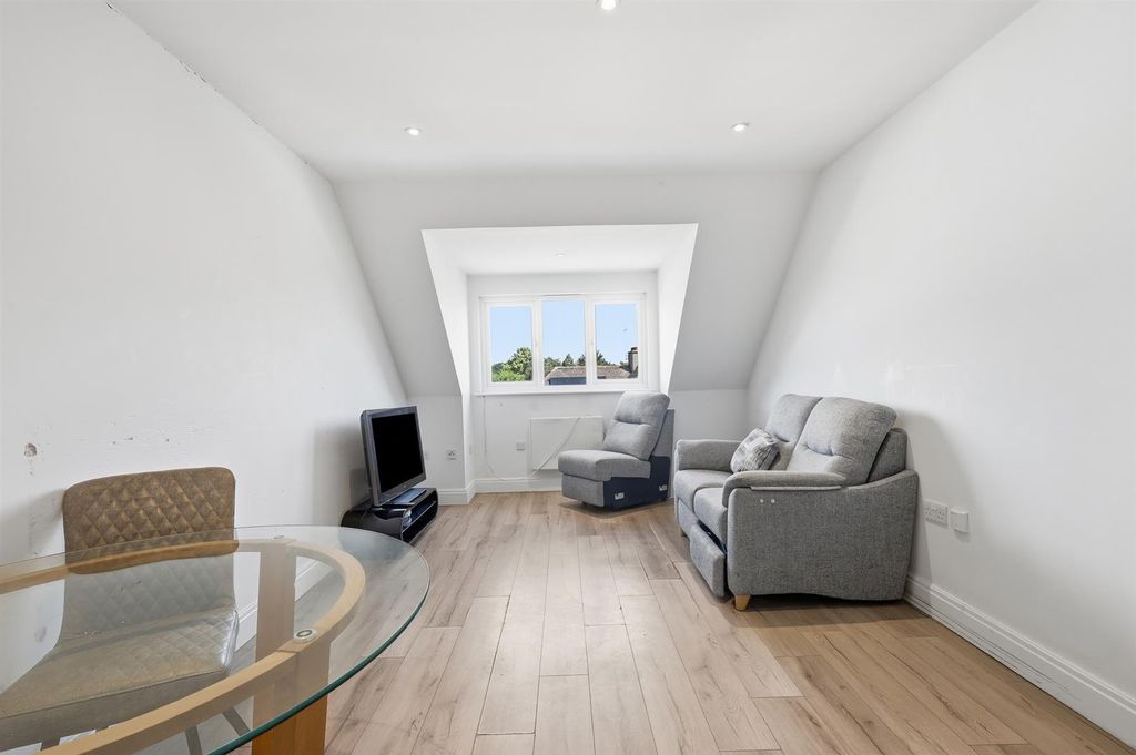 Property photo 2 of 18 2