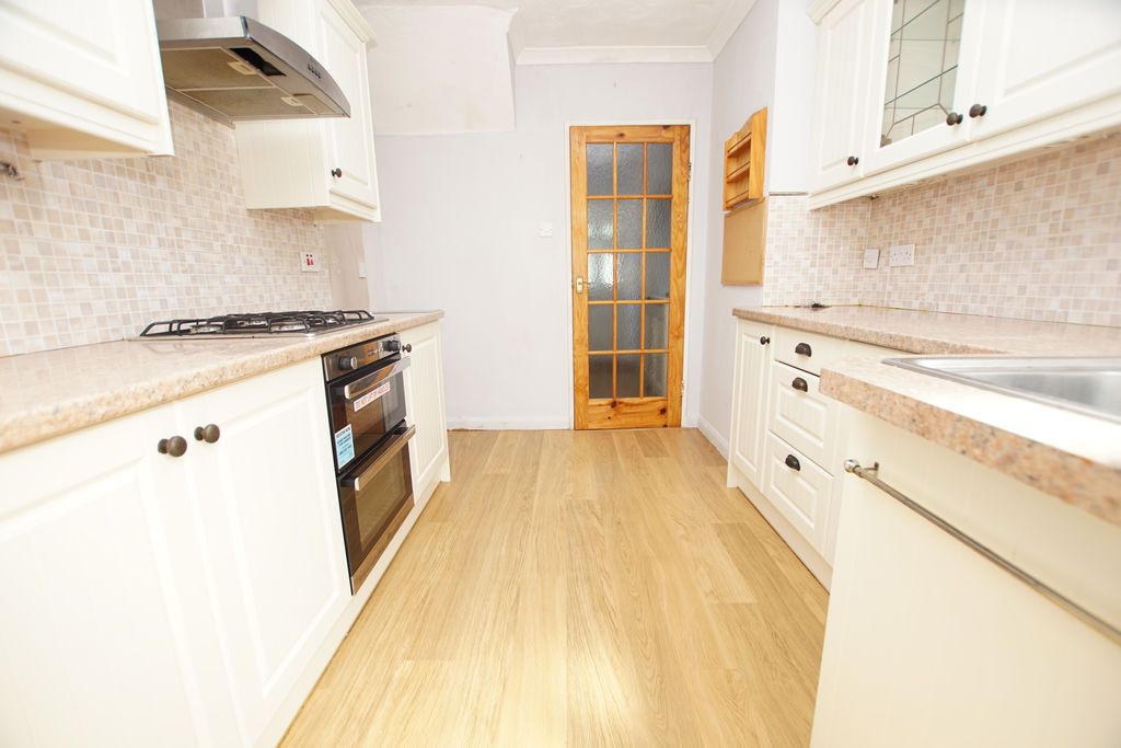 Property photo 2 of 15 Kitchen