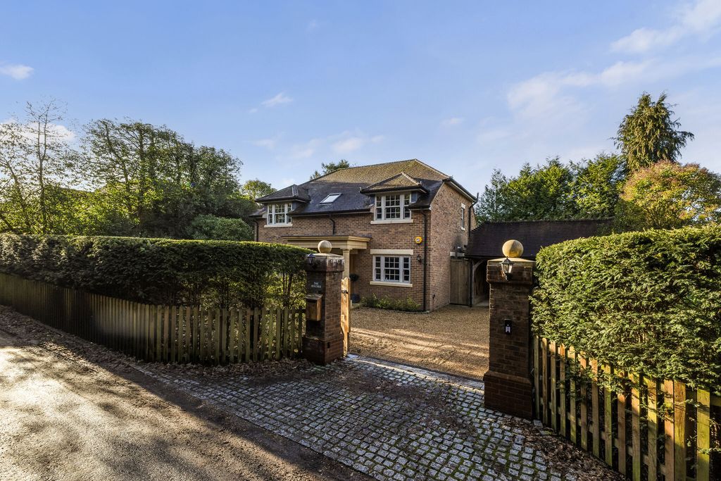 Property photo 1 of 12 1