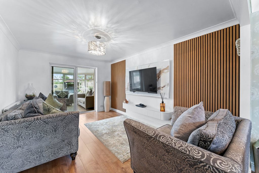 Property photo 3 of 46