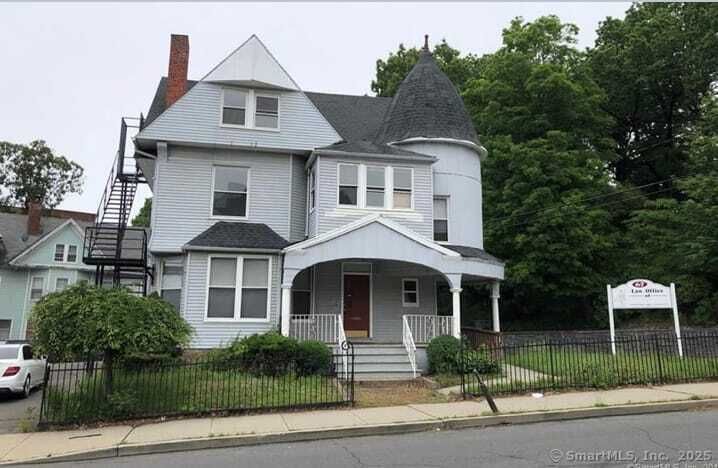 Property photo 1 of 1