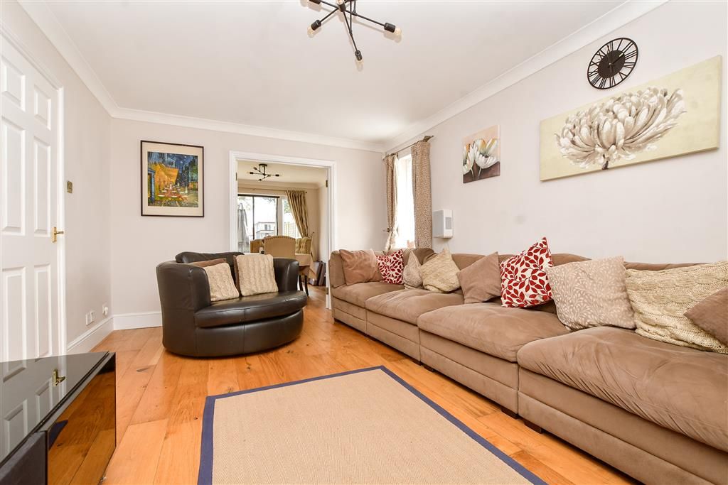Property photo 1 of 12 Living Room
