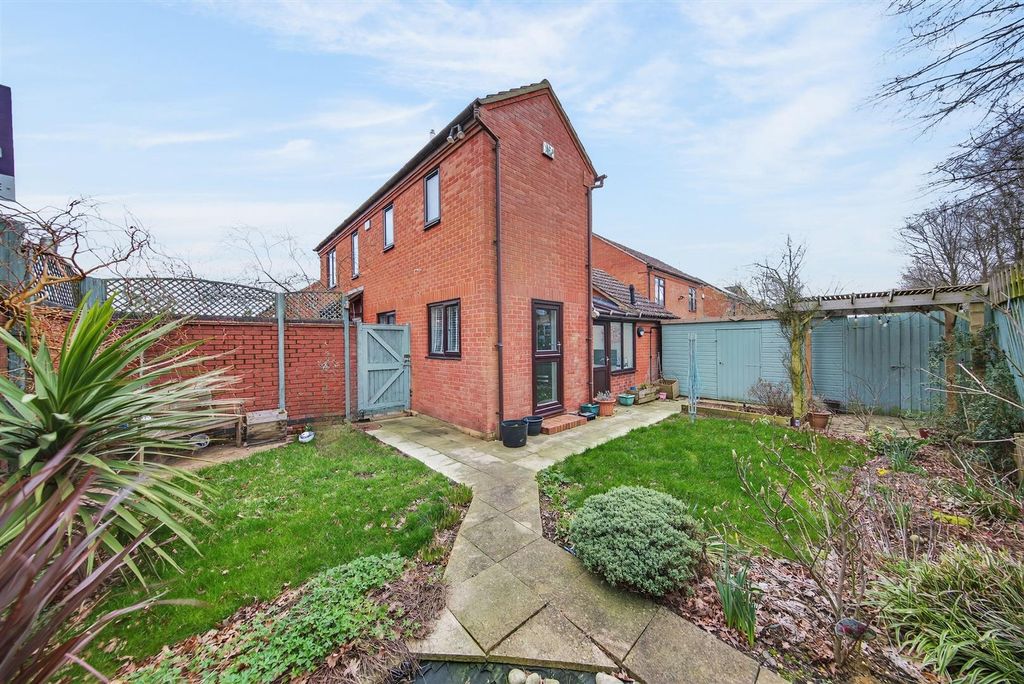 Property photo 3 of 23 10Chatsworthweb06.Jpg