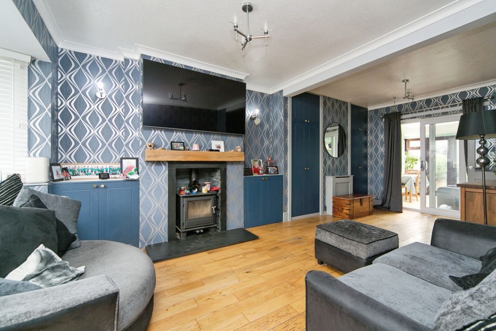 Property photo 2 of 14