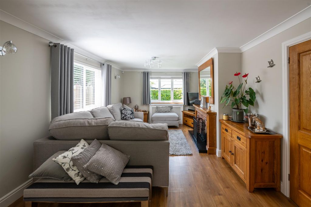 Property photo 3 of 25 27 Park Road Internals-13.Jpg