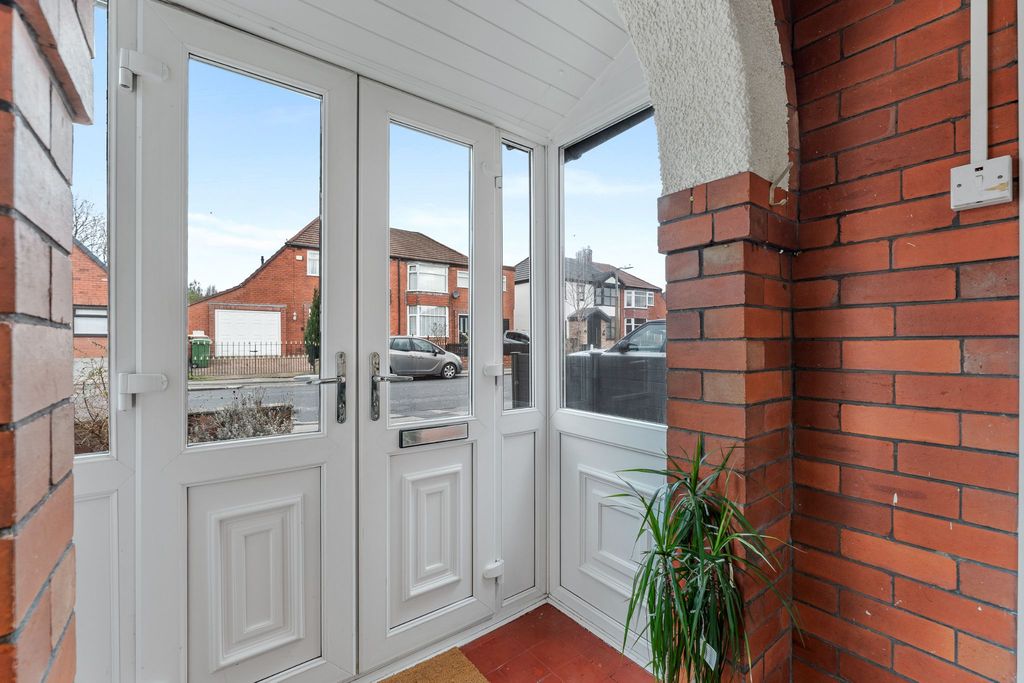 Property photo 3 of 39 Photograph 4