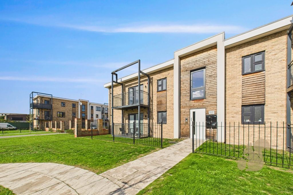 Property photo 1 of 10 Cam05565G0-Pr0027-Still012.Jpg