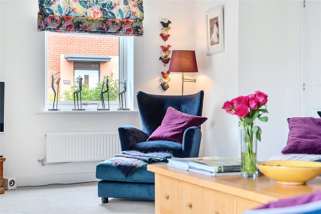 Property photo 2 of 14 Cameo