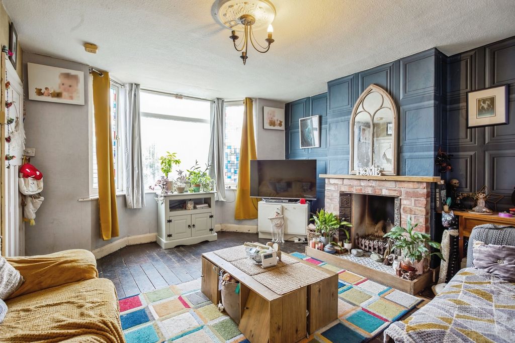 Property photo 2 of 15 Pbox-Img.Jpg