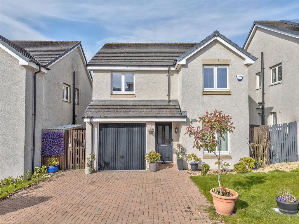 Property photo 1 of 24 4 Mcbaith Way Dunfermline-2.Jpg