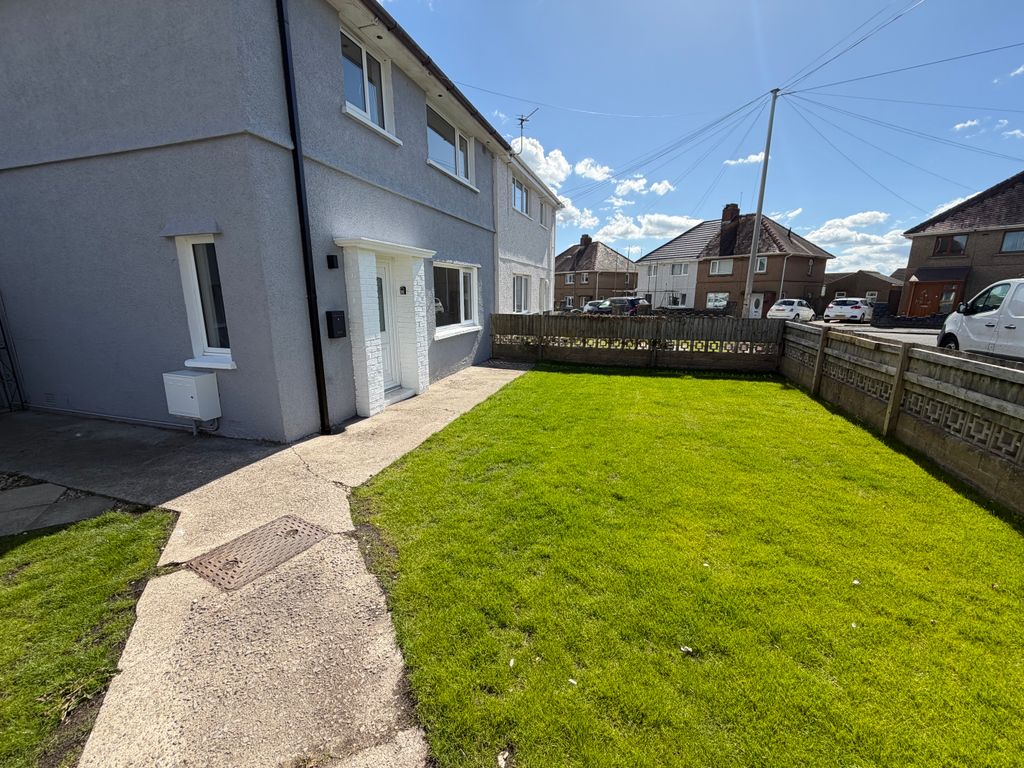 Property photo 3 of 21