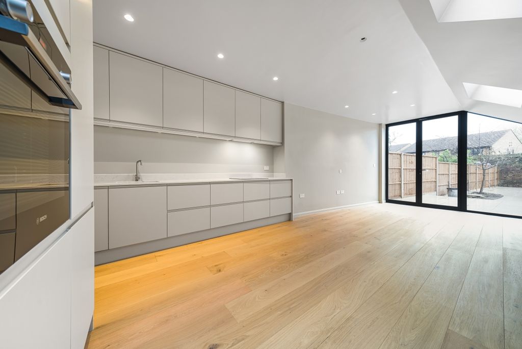 Property photo 3 of 16 965249 (5)
