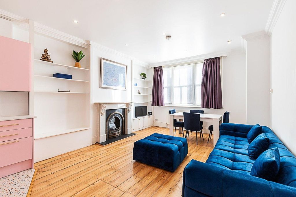 Property photo 1 of 31 Living Room