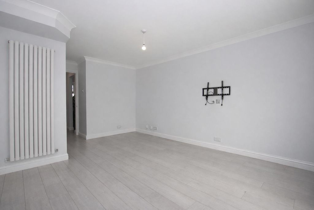 Property photo 3 of 10 c5d79d8A-5Efe-4c3F-8633-Fde27A088344.Png