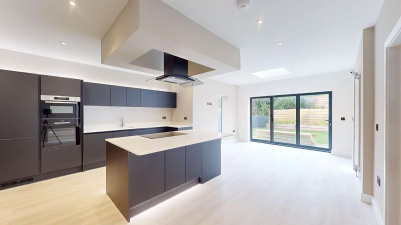 Property photo 1 of 20 Photo 5