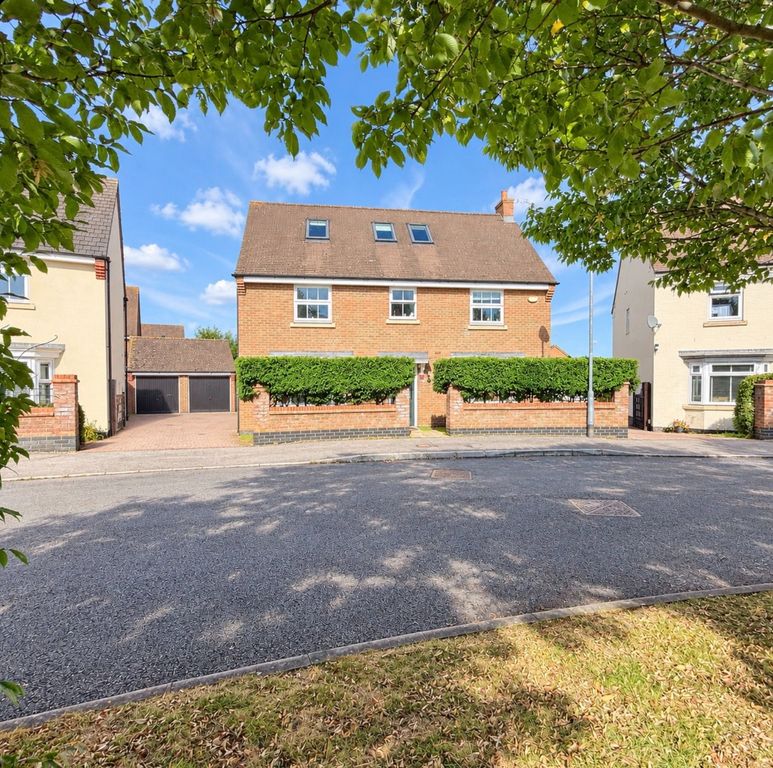 Property photo 2 of 40
