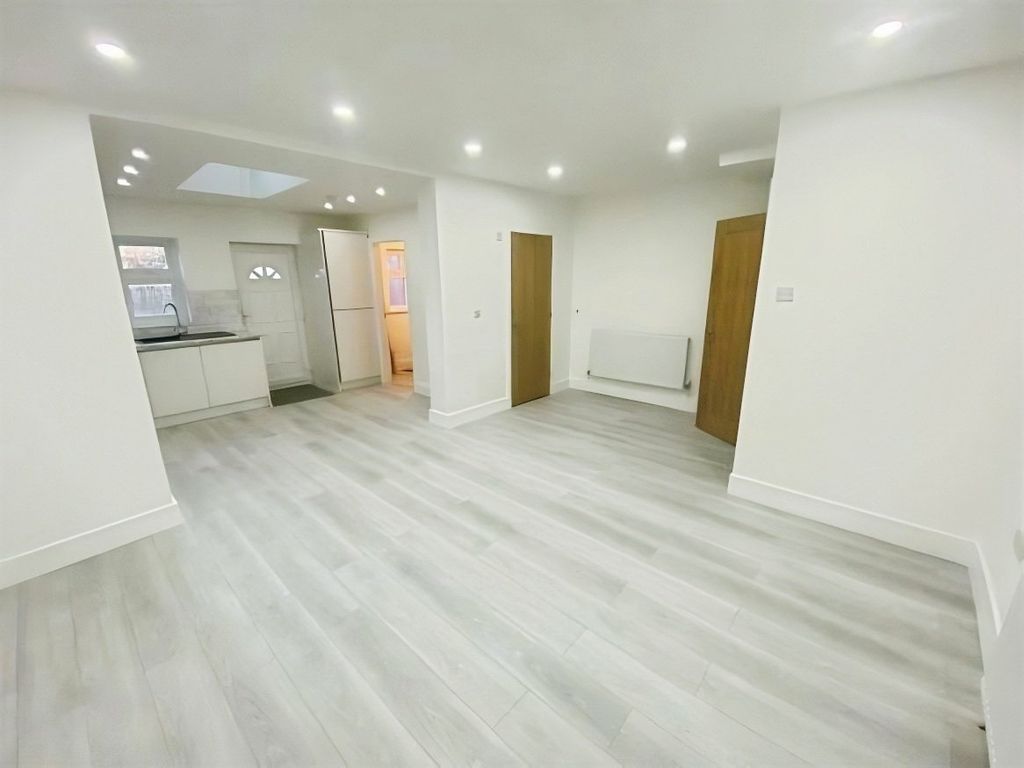 Property photo 3 of 15 Open Plan Kitchen