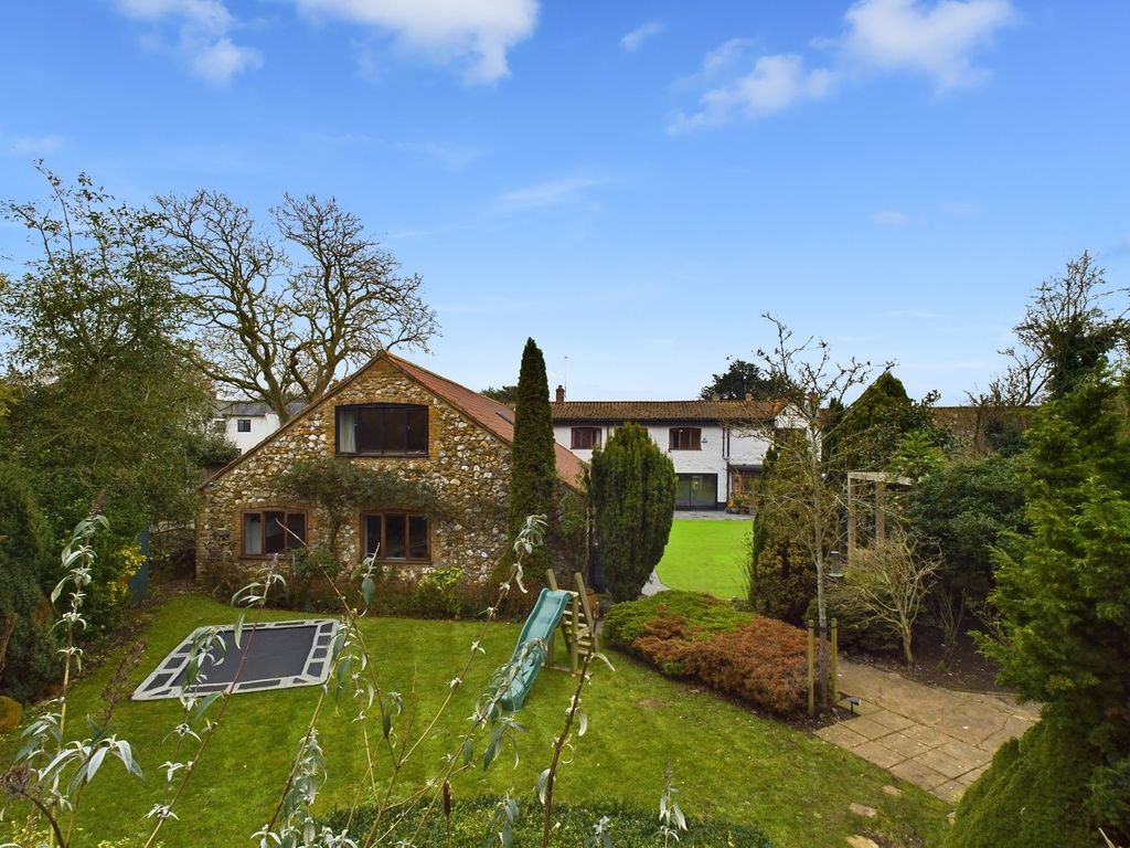 Property photo 2 of 59