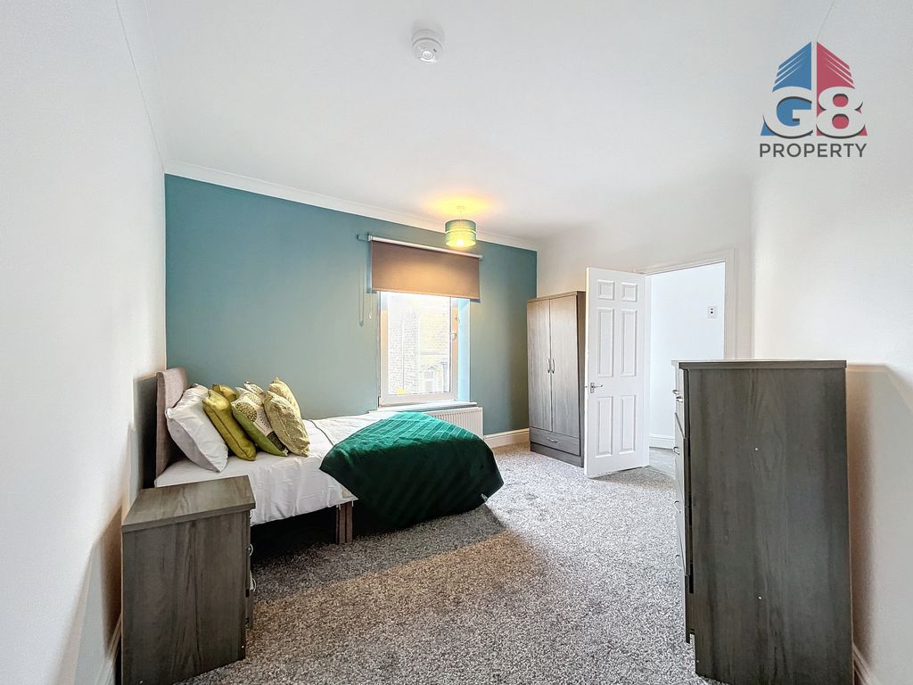 Property photo 3 of 9 Media