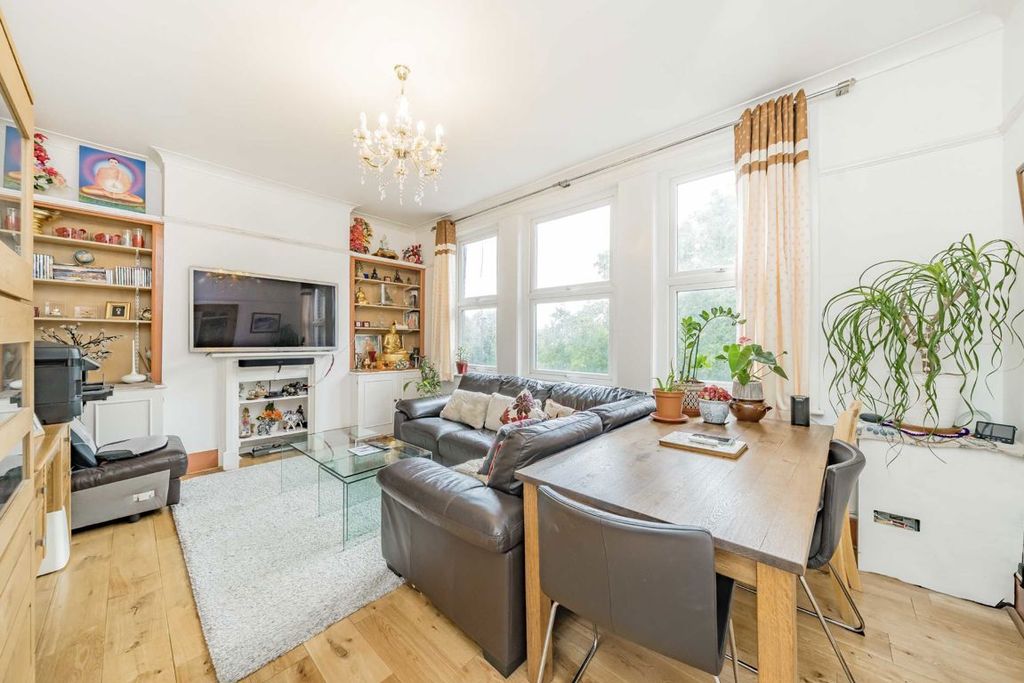 Property photo 1 of 6