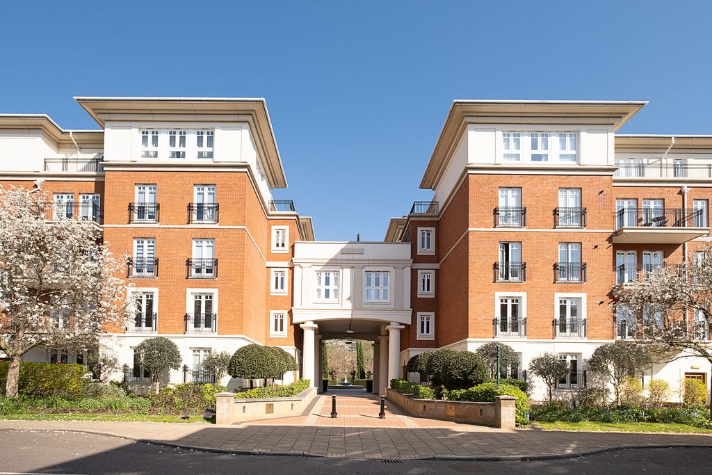 Property photo 1 of 15