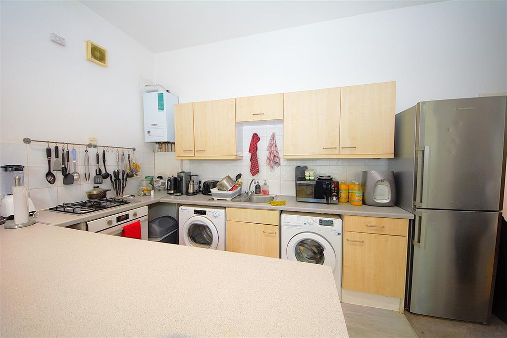 Property photo 3 of 9 Kitchen.Jpg