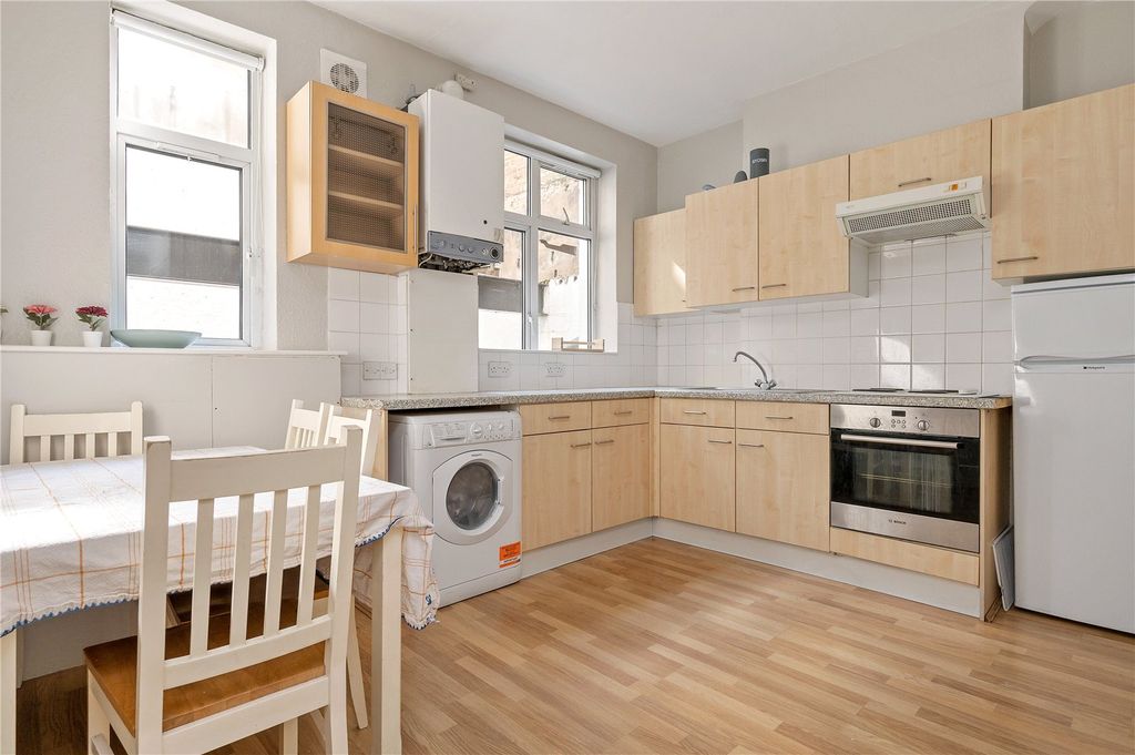 Property photo 3 of 11 Kitchen Diner