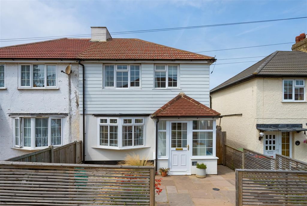 Property photo 1 of 19 Herne Avenue, Herne Bay