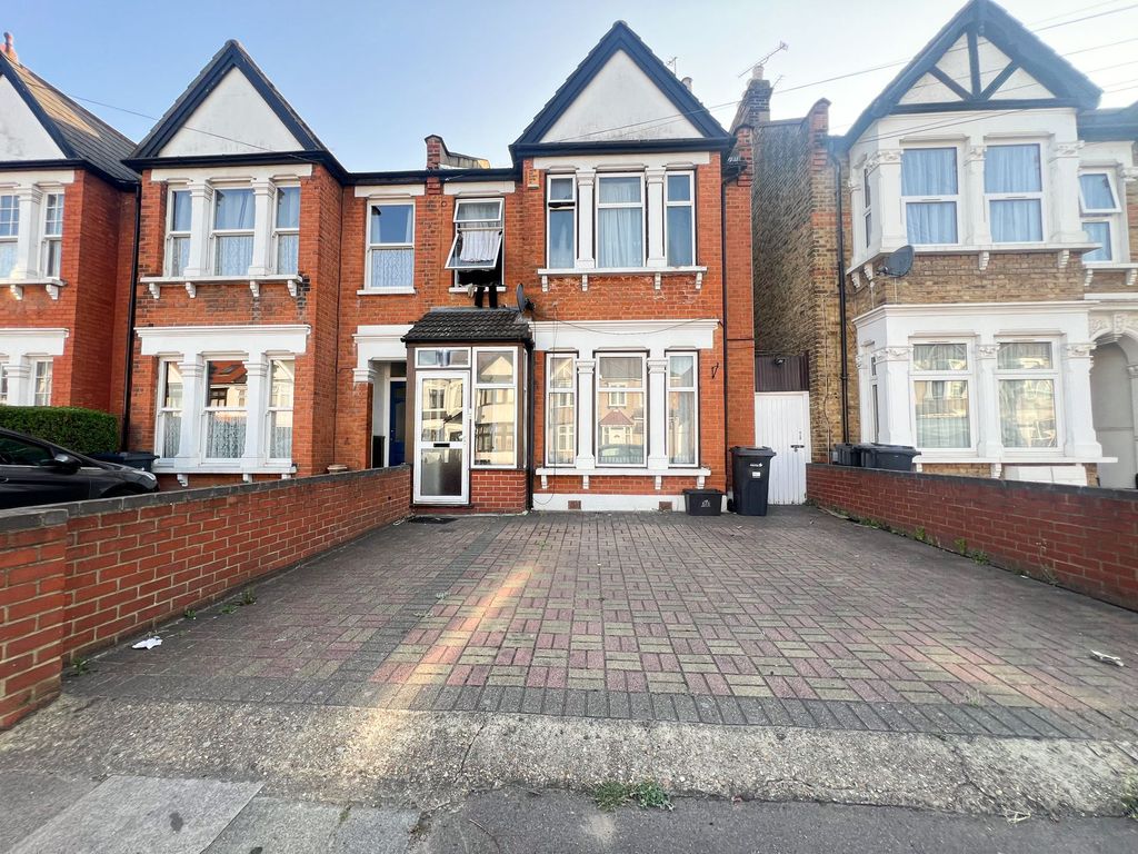Property photo 1 of 12 Christchurch Rd Ig1