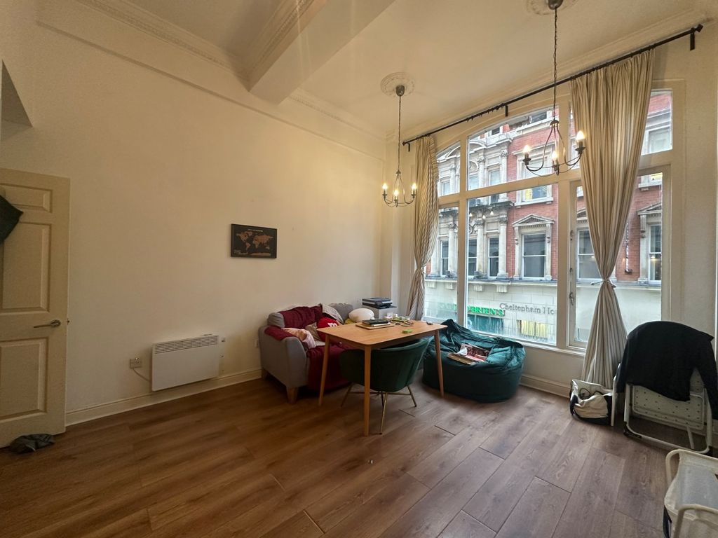 Property photo 2 of 11 Picture No. 25