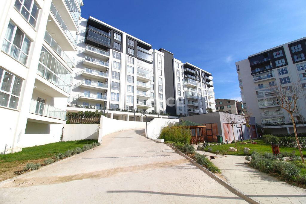 Property photo 2 of 40