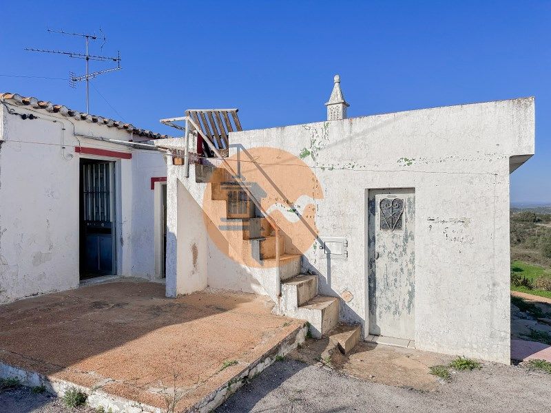 Property photo 2 of 64