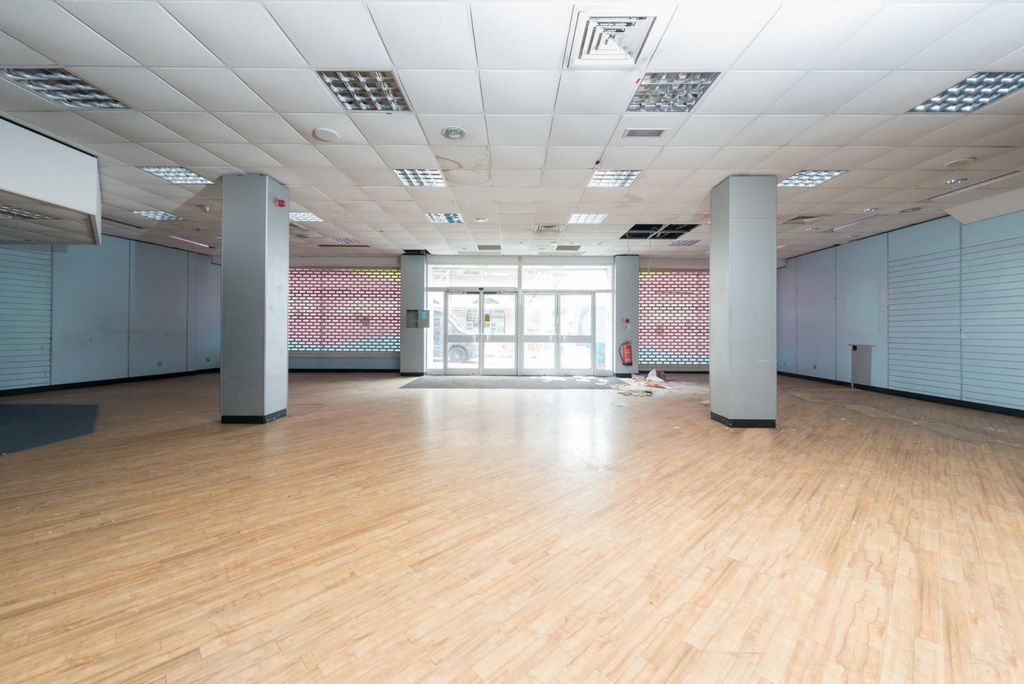 Property photo 2 of 17 Picture No. 02