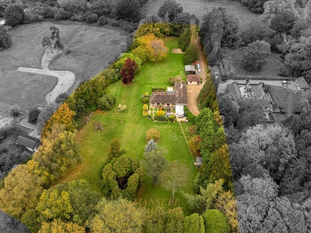 Property photo 2 of 26