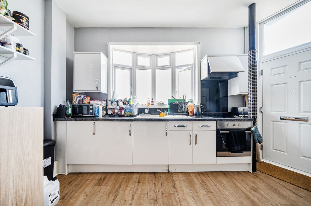 Property photo 3 of 9 1319231-3-686c316...