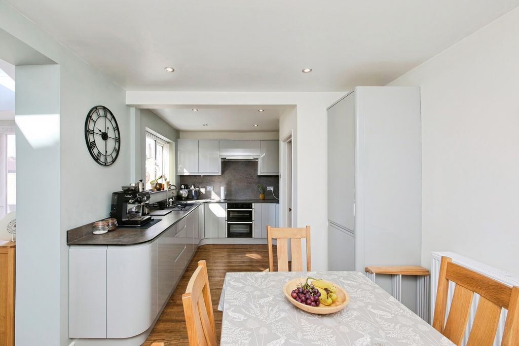 Property photo 3 of 22 Pbox-Img.Jpg