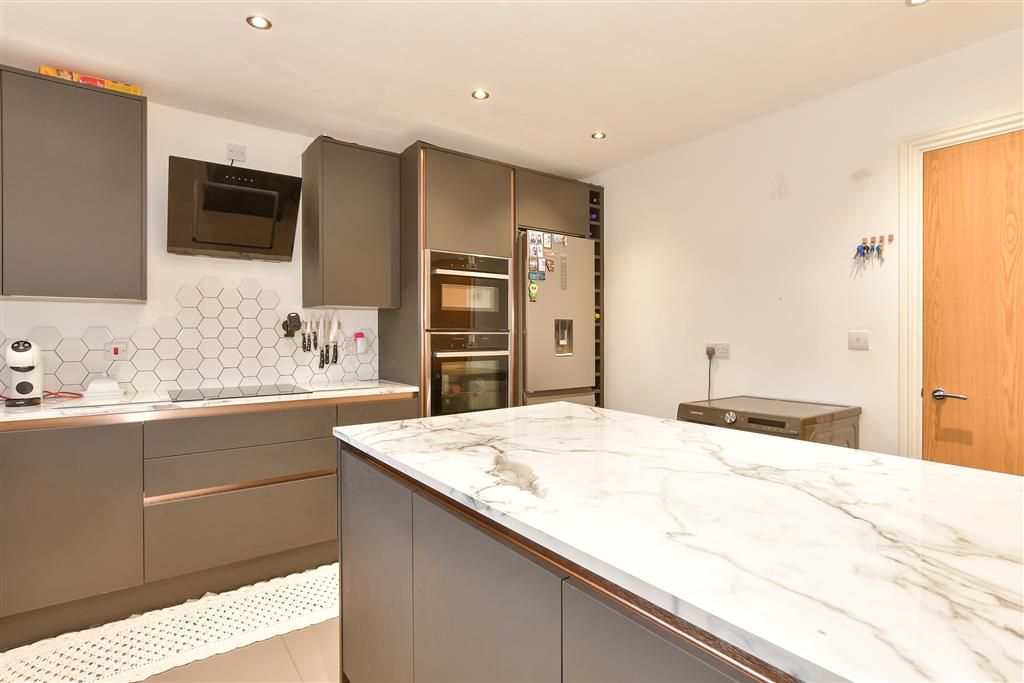 Property photo 1 of 14 Kitchen
