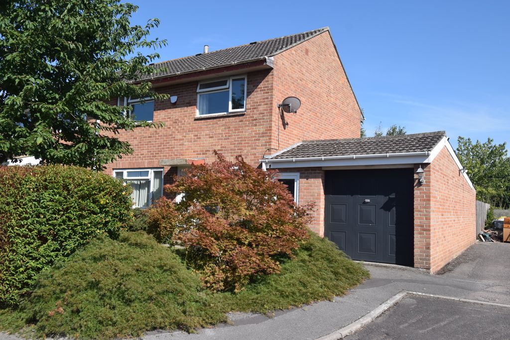 Property photo 1 of 10 External