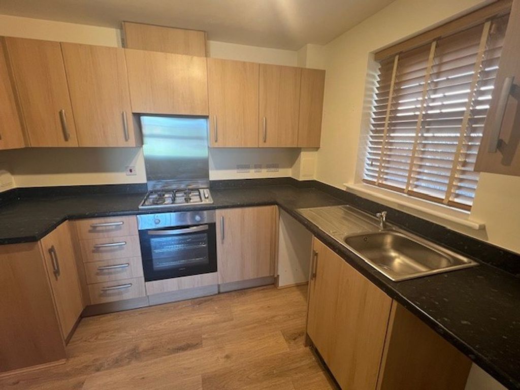 Property photo 2 of 7 Kitchen