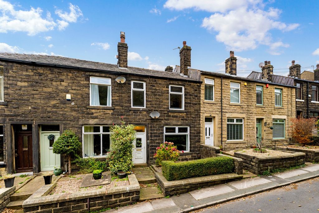 Property photo 1 of 25 Photograph 6