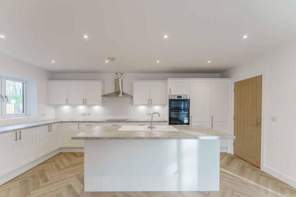 Property photo 2 of 36