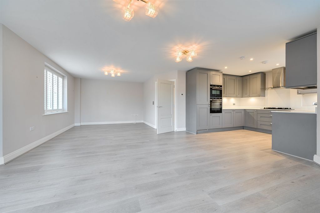 Additional image 5 of 2 bed flat for saleUplands Park Road, Enfield EN2