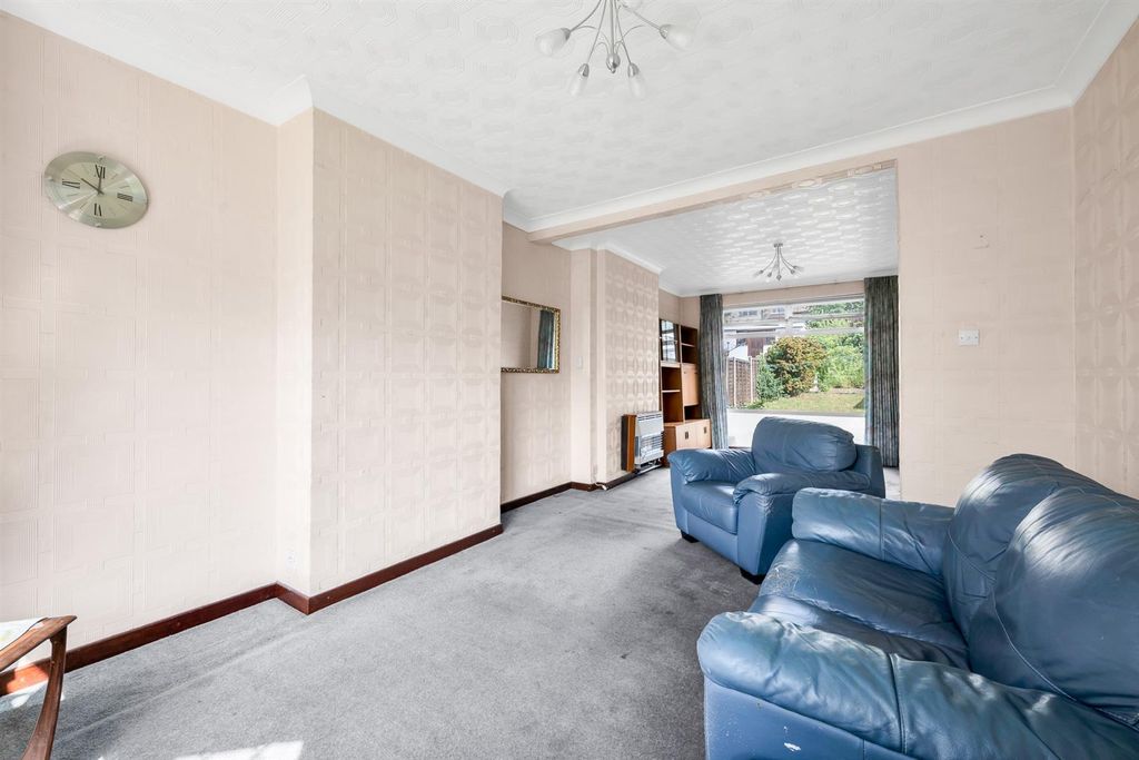 Property photo 2 of 14 Lounge