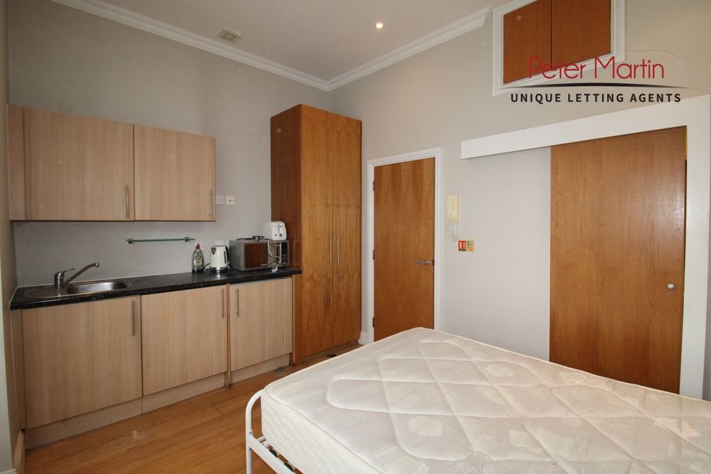 Property photo 2 of 4 Photo 4